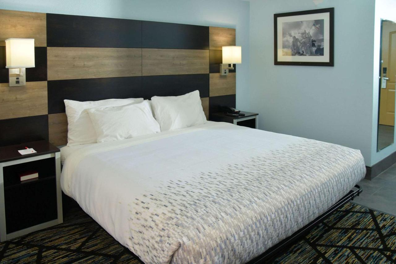 Clarion Pointe Jacksonville Near Camp Lejeune Esterno foto